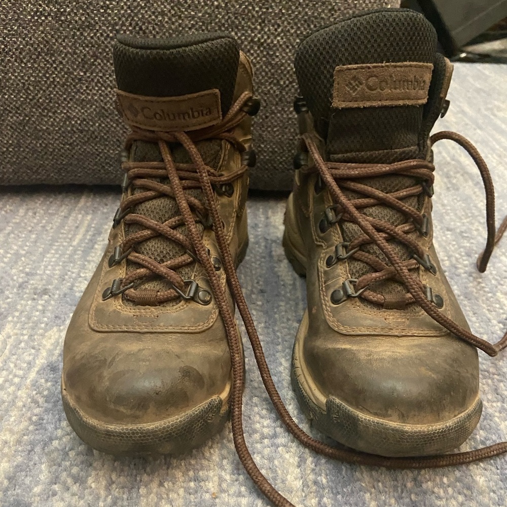 Columbia Women’s Newton Ridge Plus Waterproof Hiking Boots Size 6.5